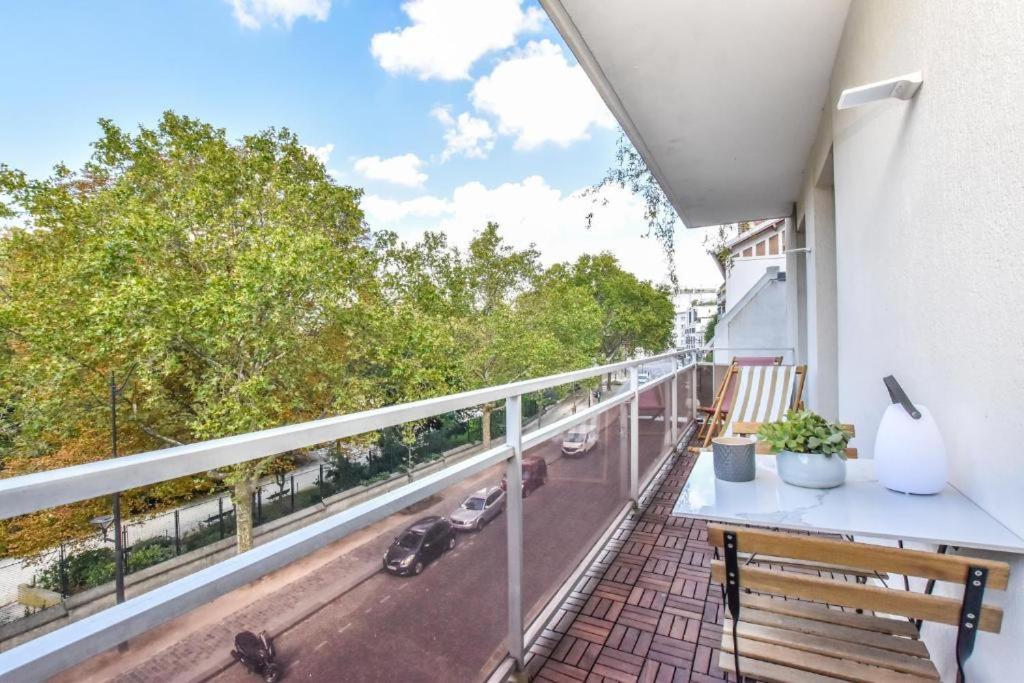Luxury Paris La Vie En Rose Jacuzzi Terrasse Parking Apartment Ngoại thất bức ảnh